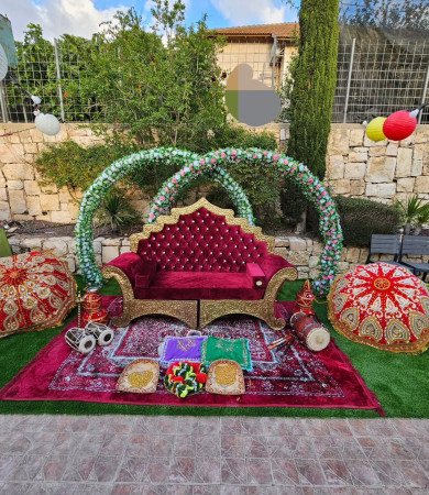 שולחן עוגות לחינה בסגנון הודי